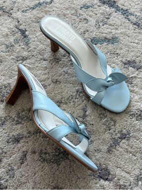 Vintage Amato Baranello Baby Blue Bow Kitten Heels